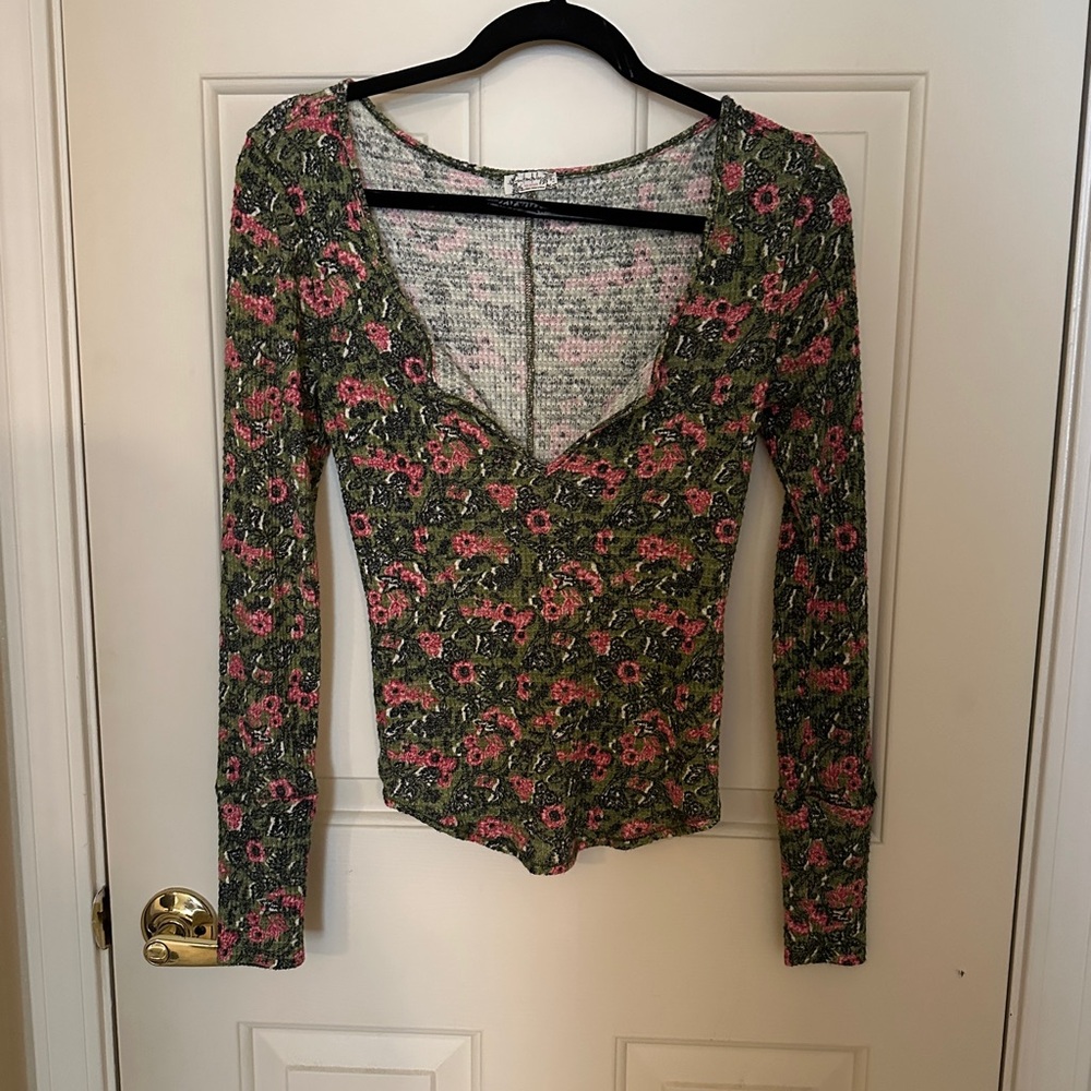 Floral V-Neck Long Sleeve Top